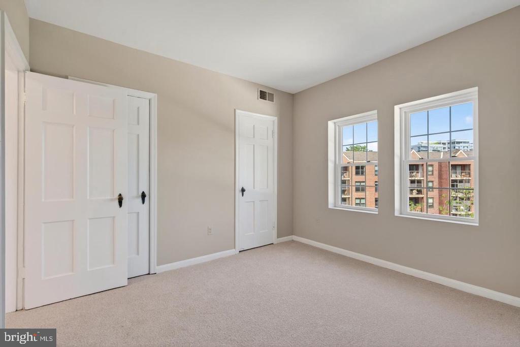 1811 KEY BOULEVARD Unit: 10532