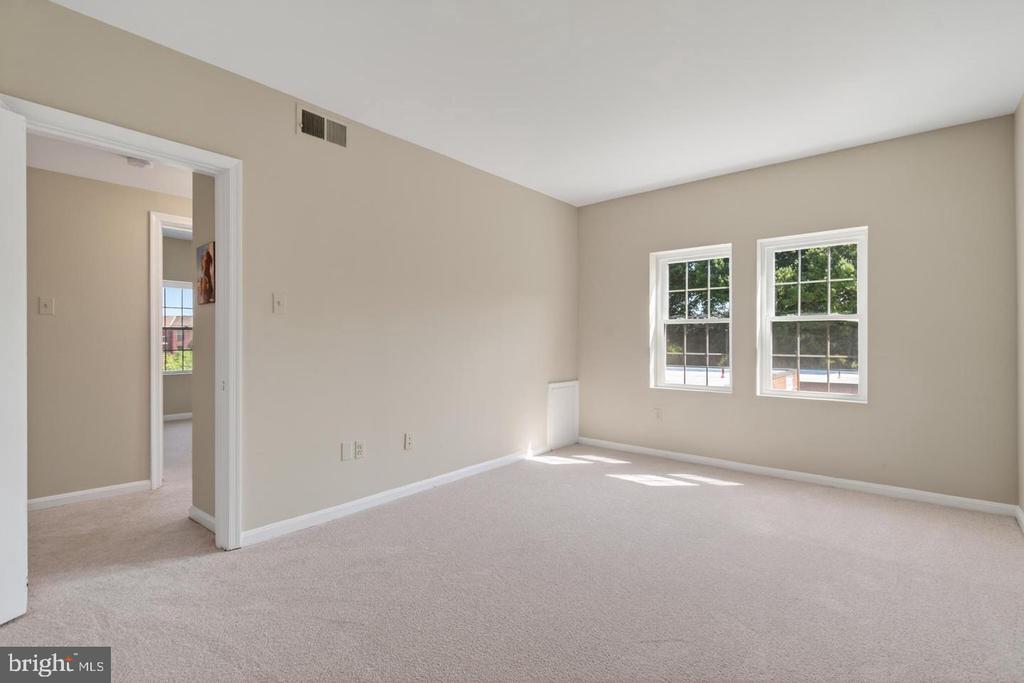 1811 KEY BOULEVARD Unit: 10532