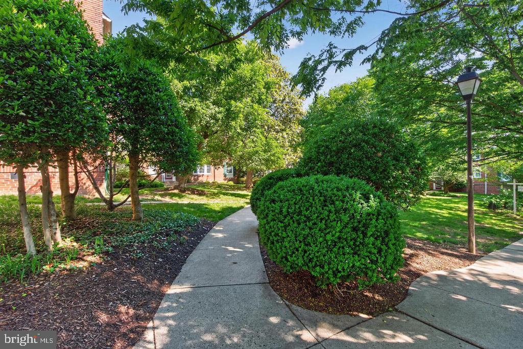 1811 KEY BOULEVARD Unit: 10532