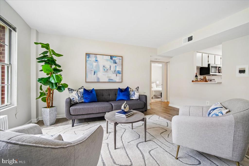 1224 N MEADE STREET Unit: ES102