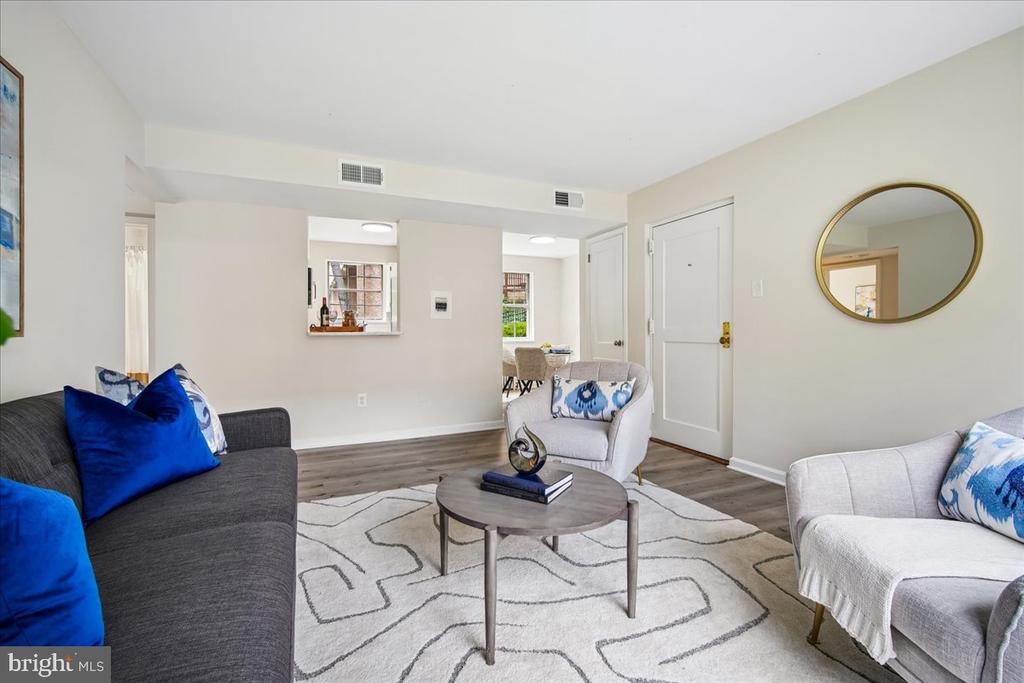 1224 N MEADE STREET Unit: ES102