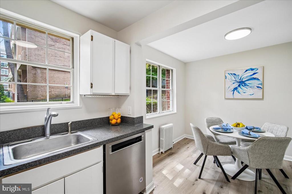 1224 N MEADE STREET Unit: ES102