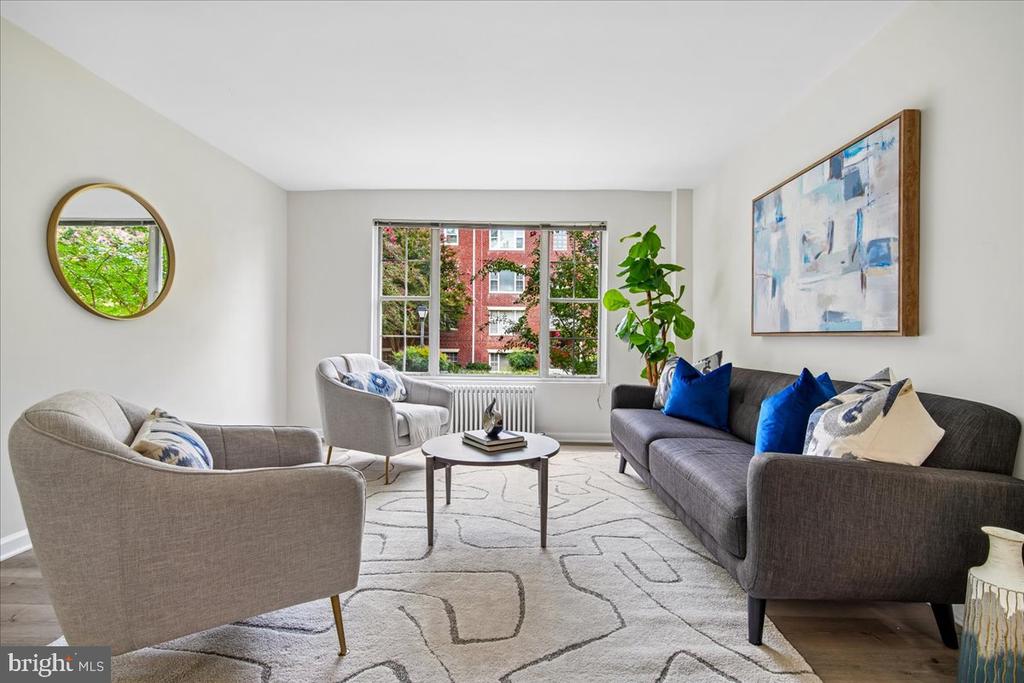 1224 N MEADE STREET Unit: ES102