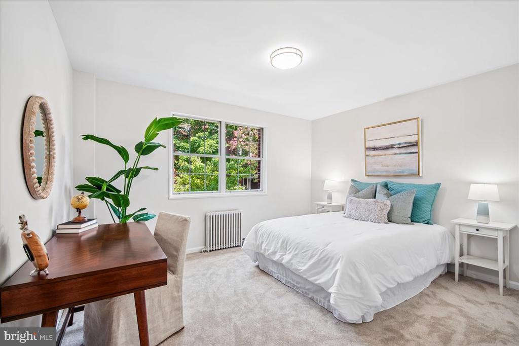1224 N MEADE STREET Unit: ES102