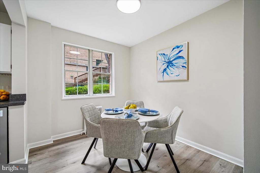 1224 N MEADE STREET Unit: ES102