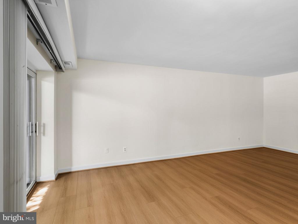 1931 N CLEVELAND STREET Unit: 210