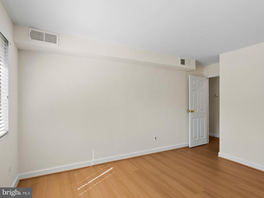 1931 N CLEVELAND STREET Unit: 210