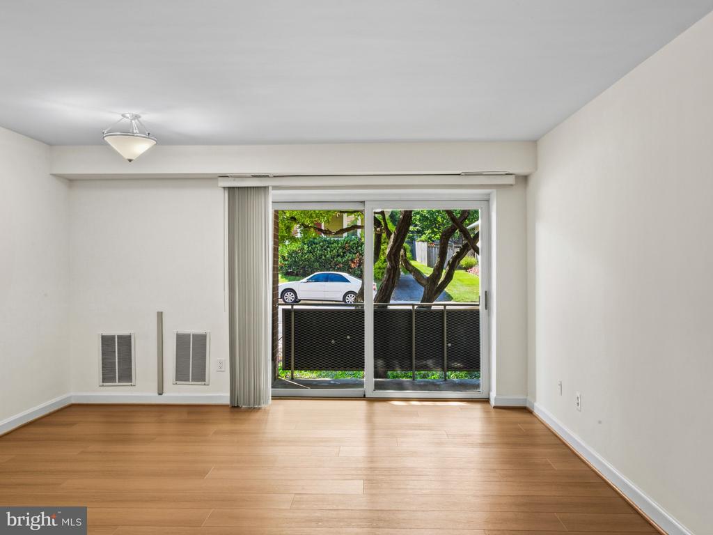 1931 N CLEVELAND STREET Unit: 210