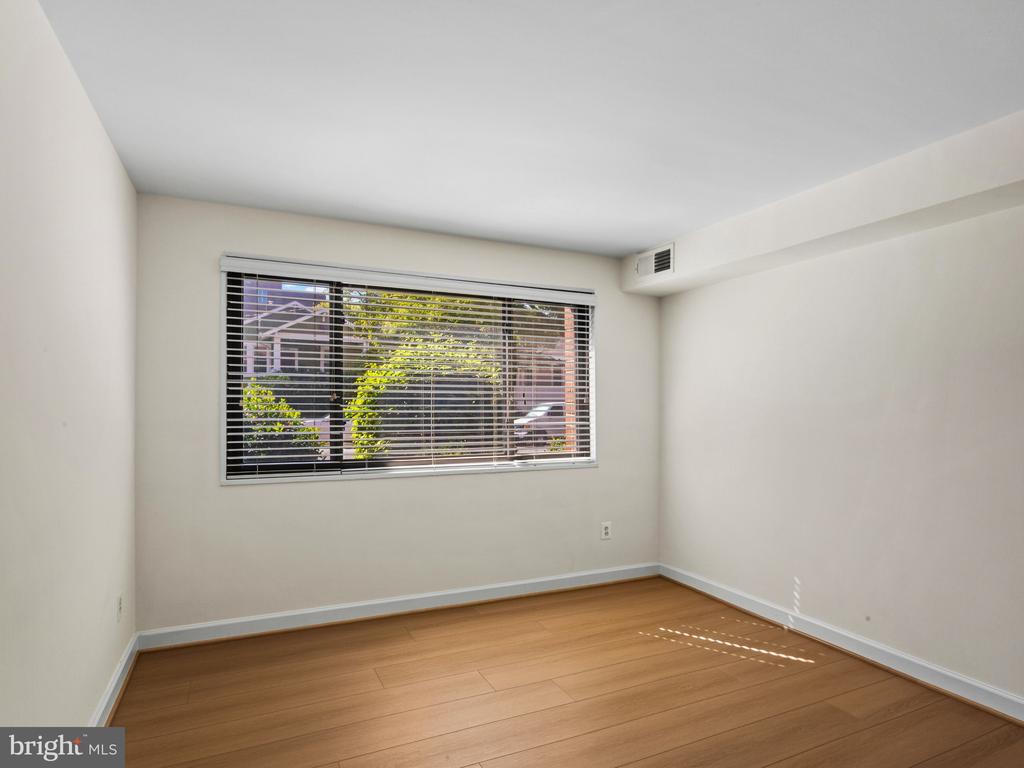 1931 N CLEVELAND STREET Unit: 210