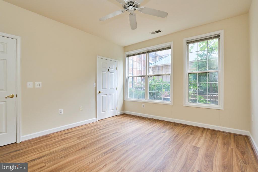 1321 N ADAMS COURT Unit: 106
