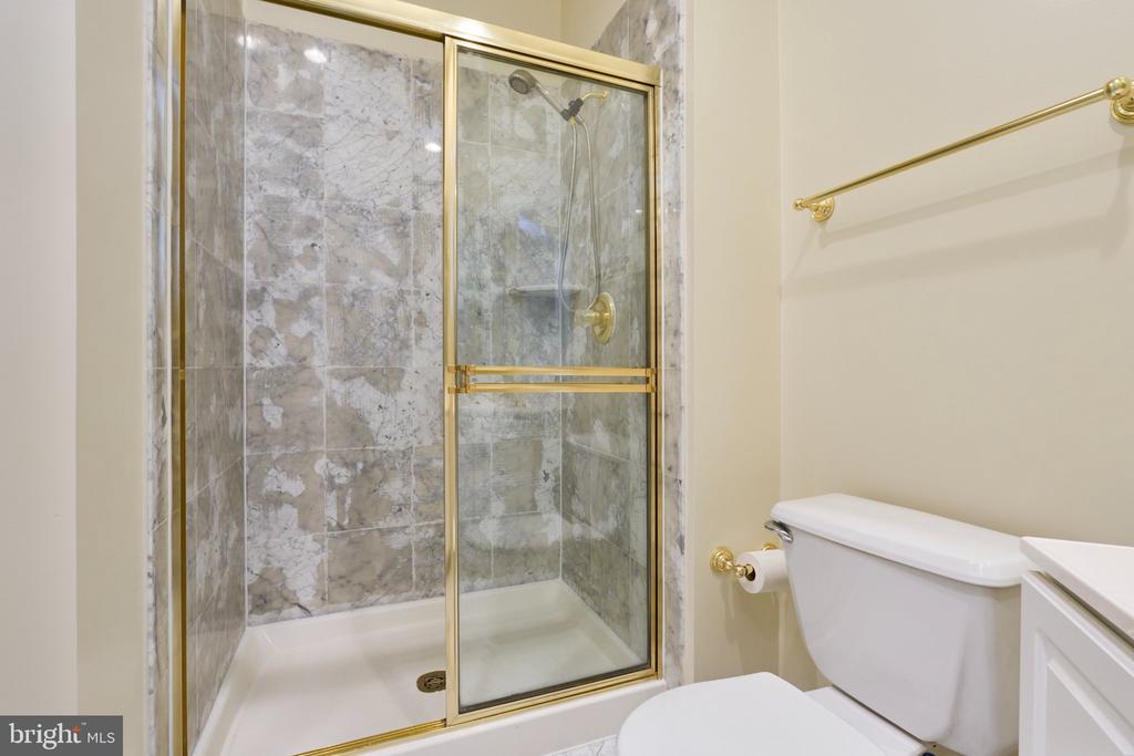1321 N ADAMS COURT Unit: 106