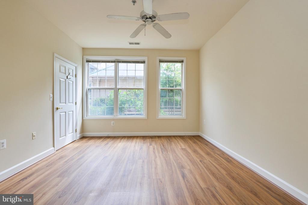 1321 N ADAMS COURT Unit: 106