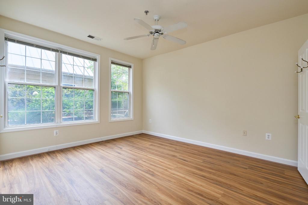 1321 N ADAMS COURT Unit: 106