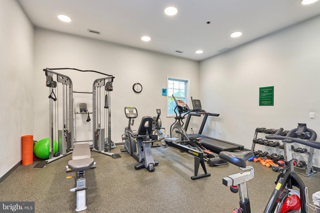 1321 N ADAMS COURT Unit: 106