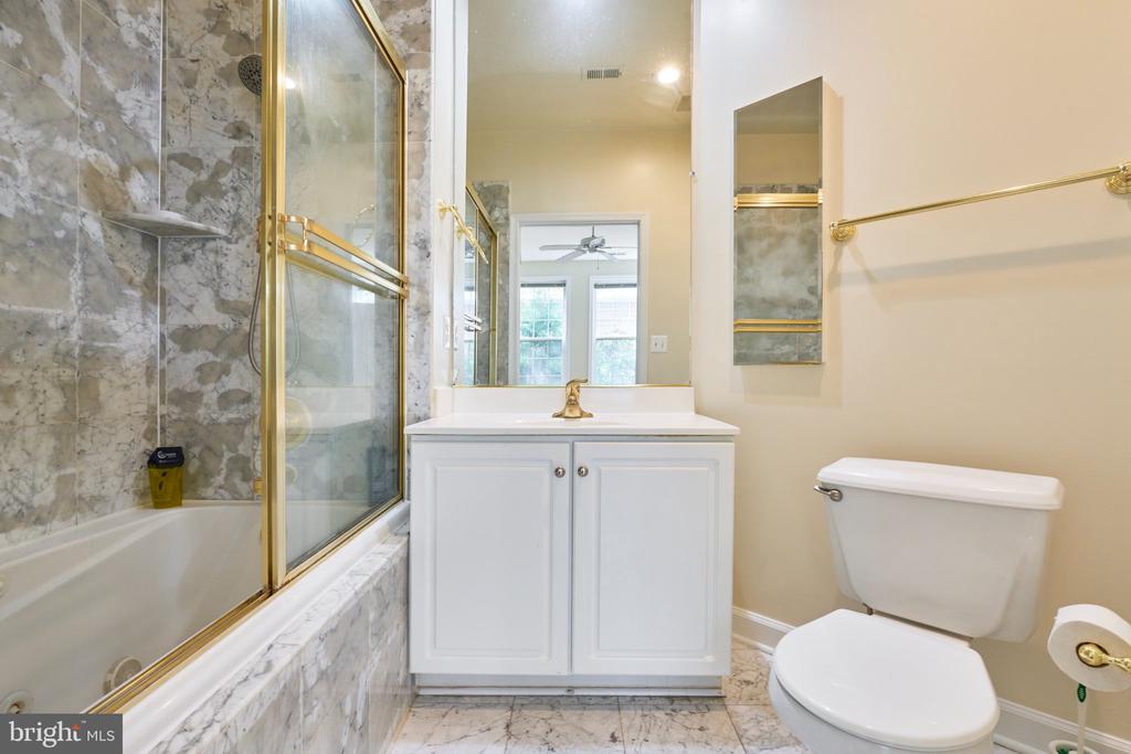 1321 N ADAMS COURT Unit: 106