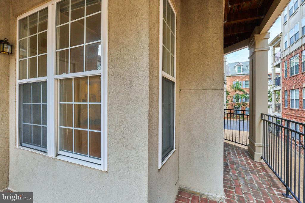 1321 N ADAMS COURT Unit: 106