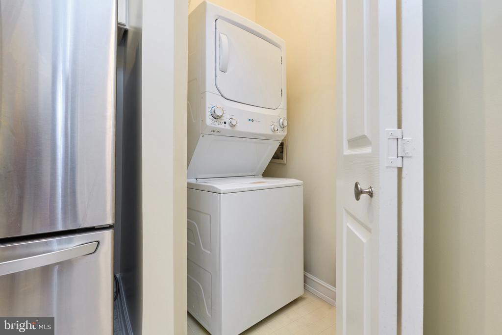 1321 N ADAMS COURT Unit: 106