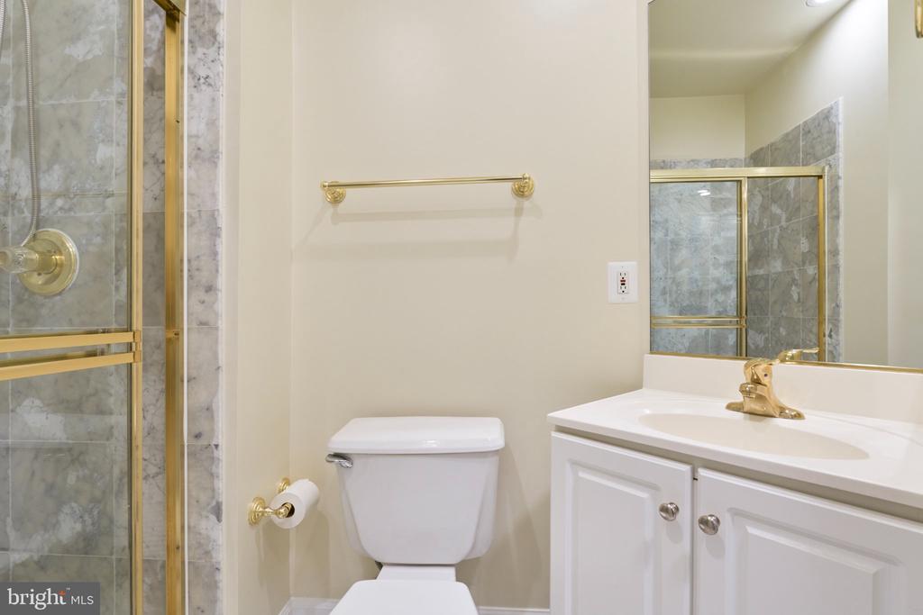 1321 N ADAMS COURT Unit: 106