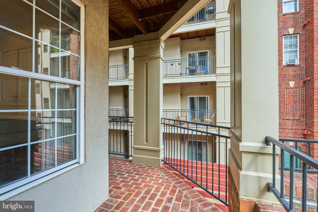 1321 N ADAMS COURT Unit: 106