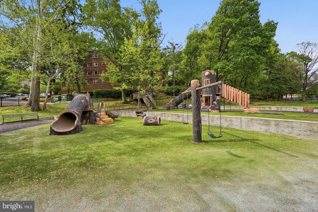1414 12TH STREET N Unit: 1414A