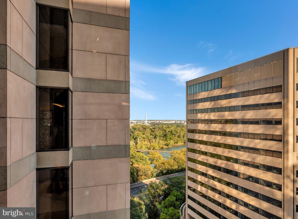 1111 19TH STREET N Unit: 1503