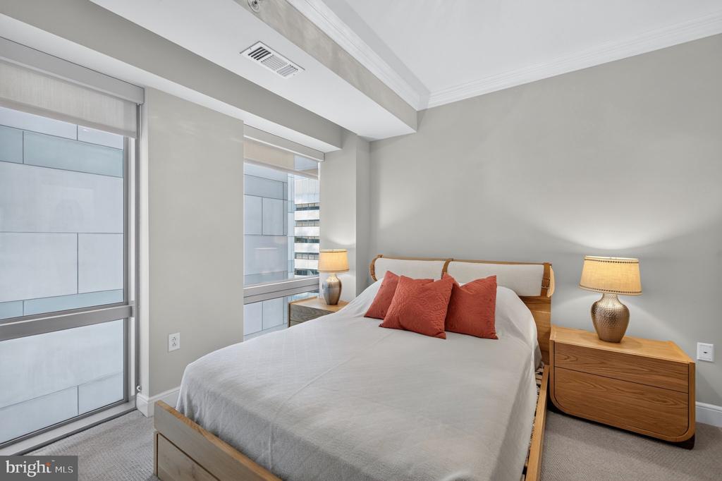 1111 19TH STREET N Unit: 1503