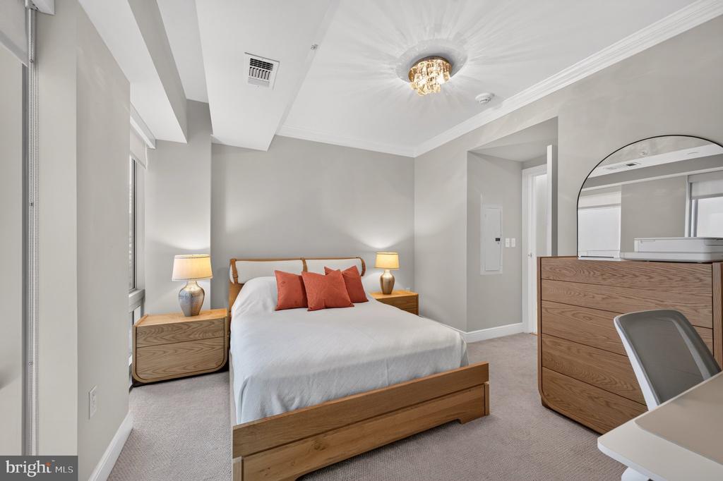 1111 19TH STREET N Unit: 1503
