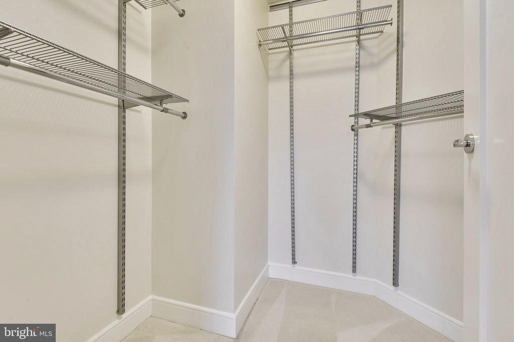 1111 19TH STREET N Unit: 1503