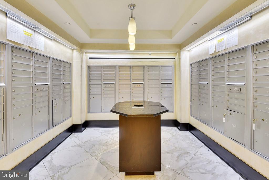 1111 19TH STREET N Unit: 1503