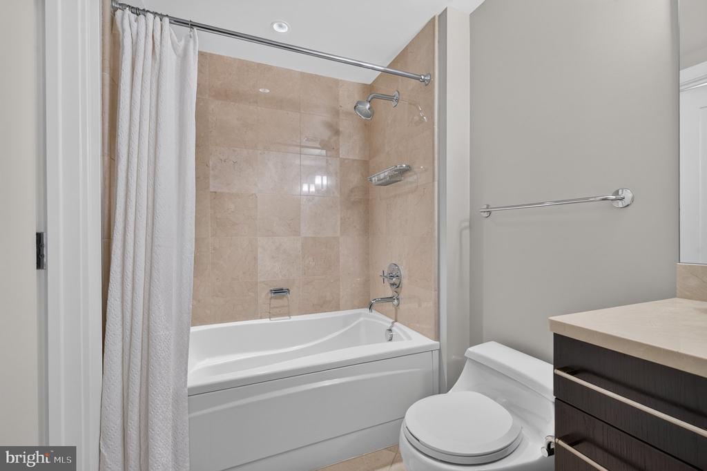 1111 19TH STREET N Unit: 1503