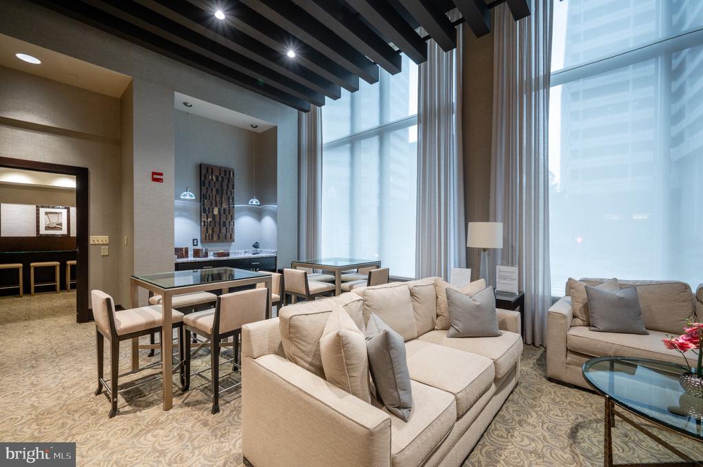 1111 19TH STREET N Unit: 1503