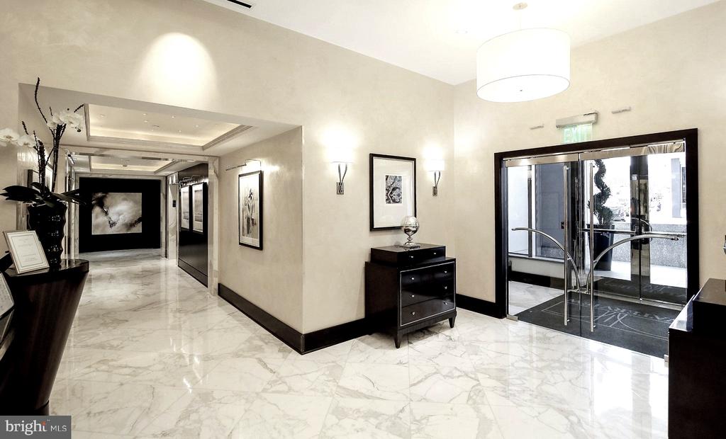 1111 19TH STREET N Unit: 1503