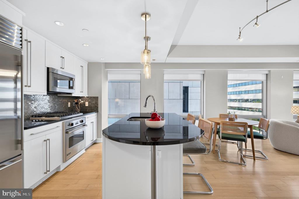 1111 19TH STREET N Unit: 1503