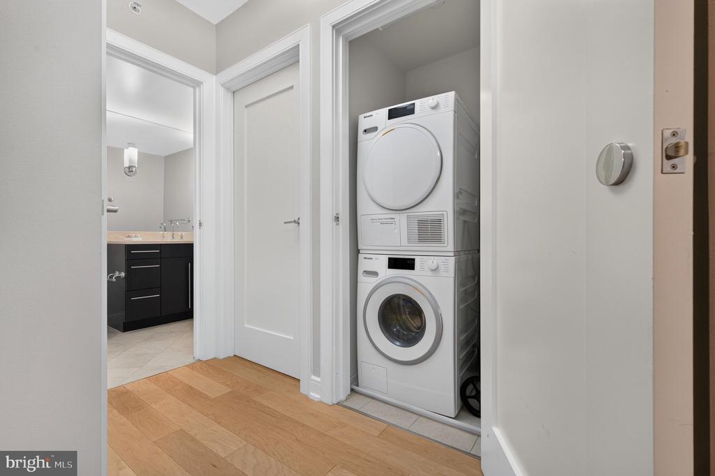 1111 19TH STREET N Unit: 1503