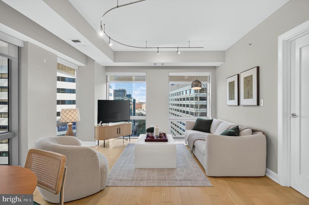 1111 19TH STREET N Unit: 1503