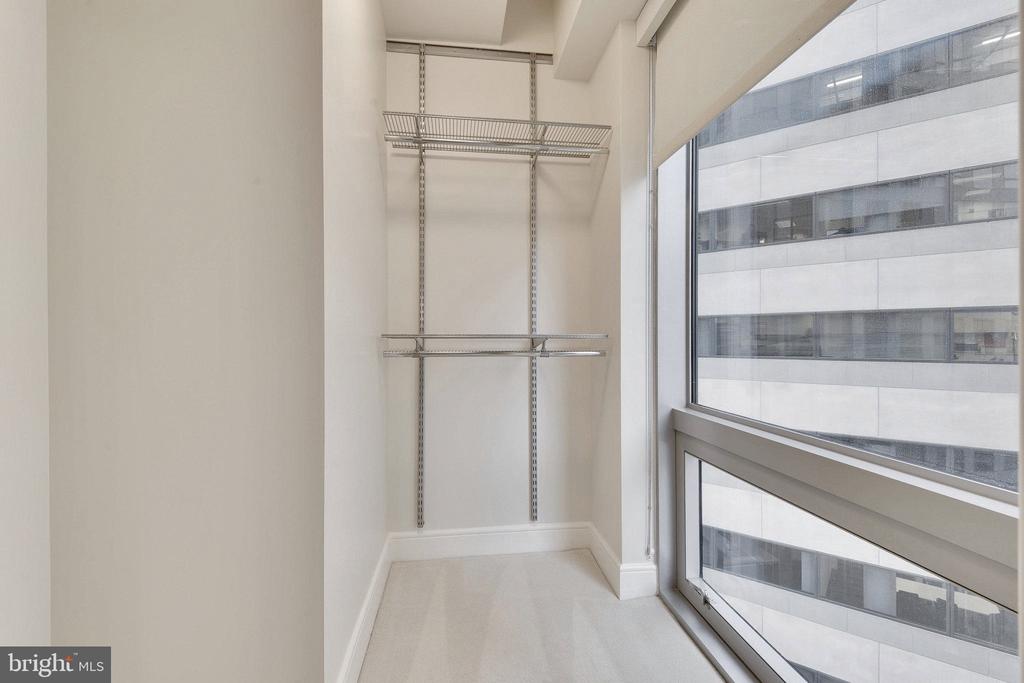 1111 19TH STREET N Unit: 1503