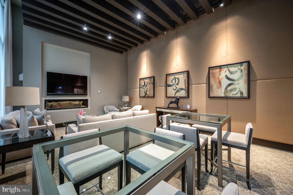1111 19TH STREET N Unit: 1503