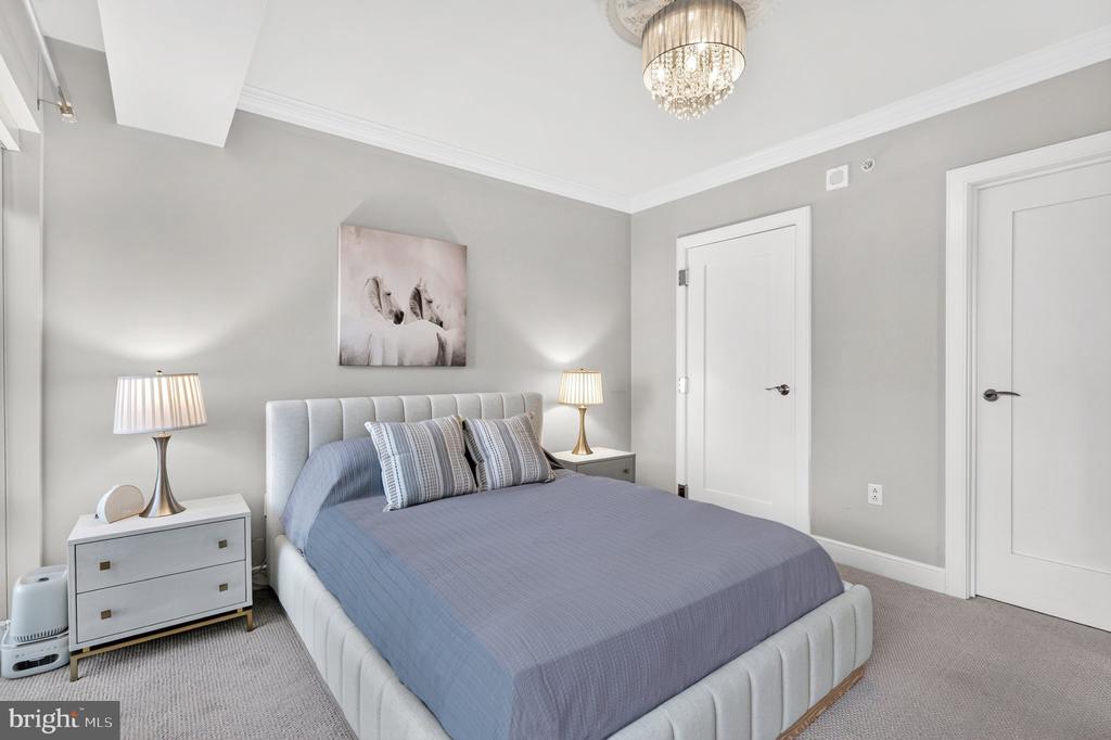 1111 19TH STREET N Unit: 1503