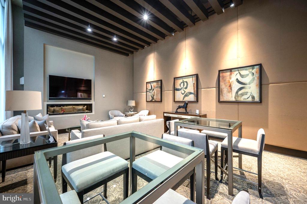 1111 19TH STREET N Unit: 1503