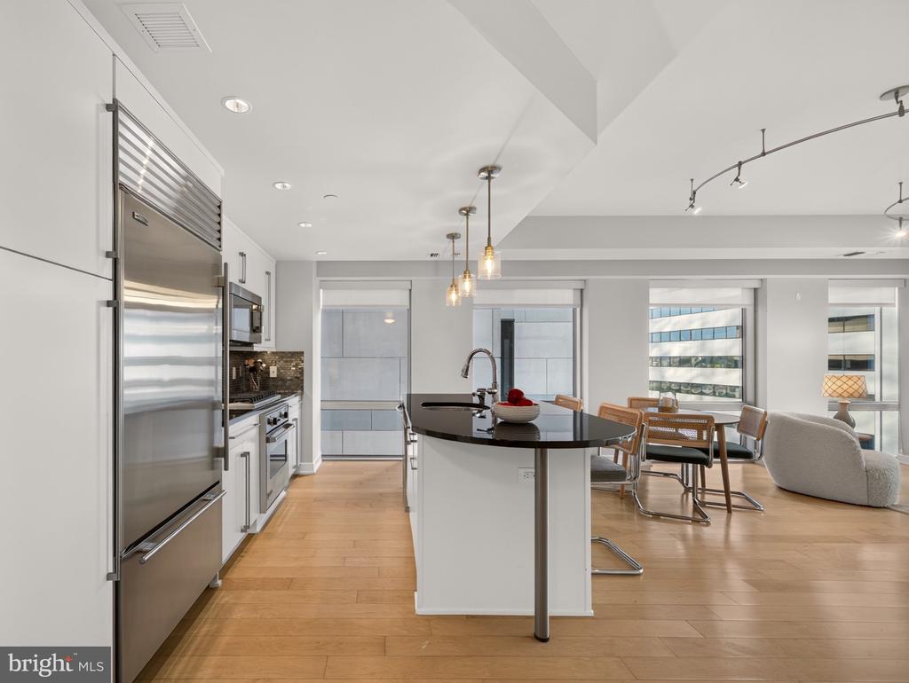 1111 19TH STREET N Unit: 1503