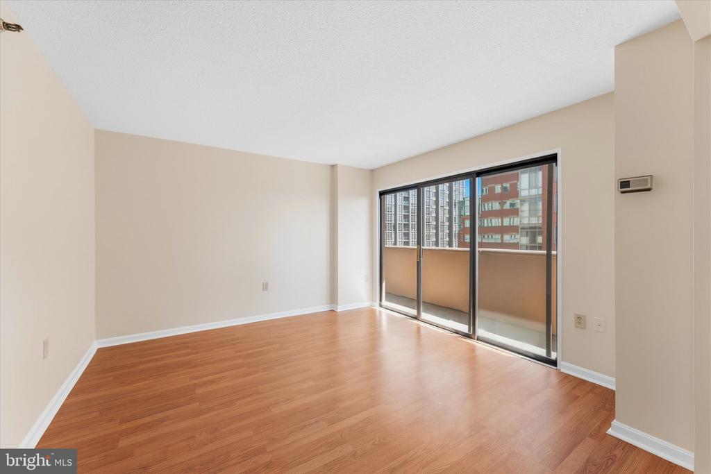 1301 N COURTHOUSE ROAD Unit: 1216