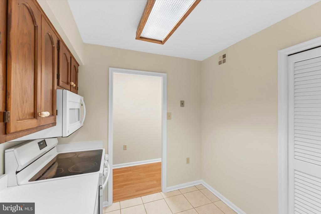 1301 N COURTHOUSE ROAD Unit: 1216