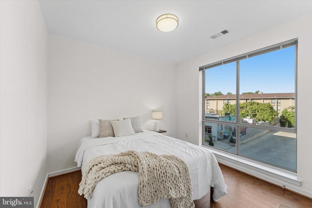 2200 N WESTMORELAND STREET Unit: 232