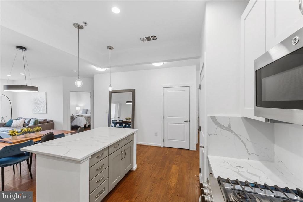 2200 N WESTMORELAND STREET Unit: 232