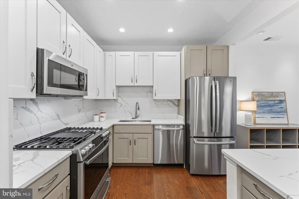 2200 N WESTMORELAND STREET Unit: 232