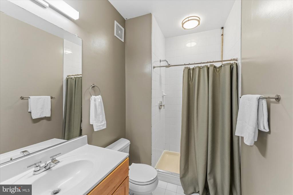 2200 N WESTMORELAND STREET Unit: 232