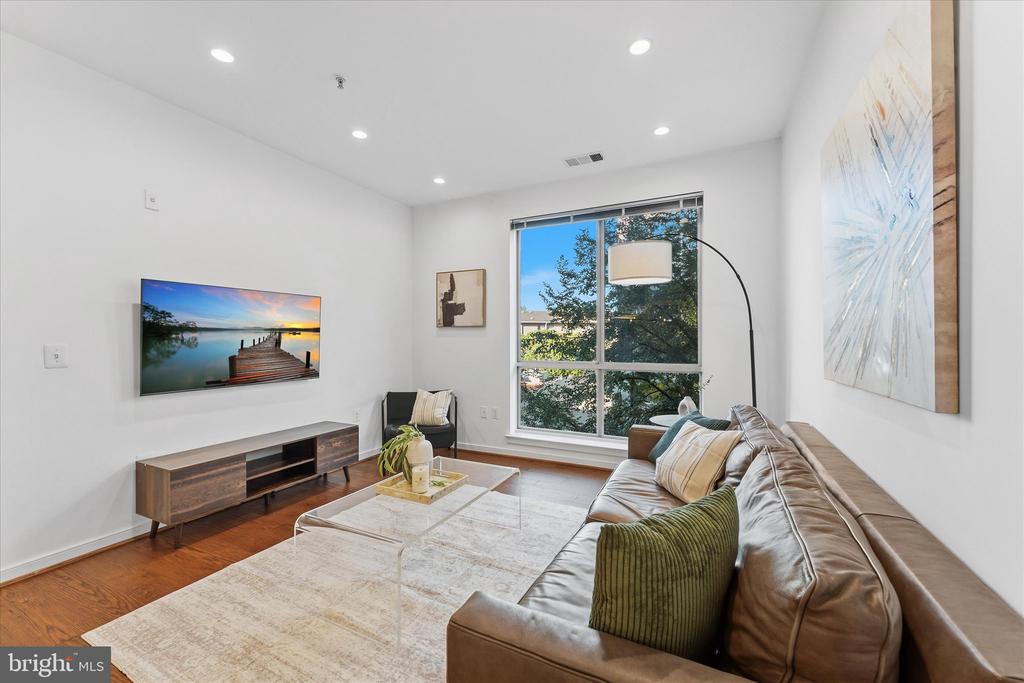 2200 N WESTMORELAND STREET Unit: 232