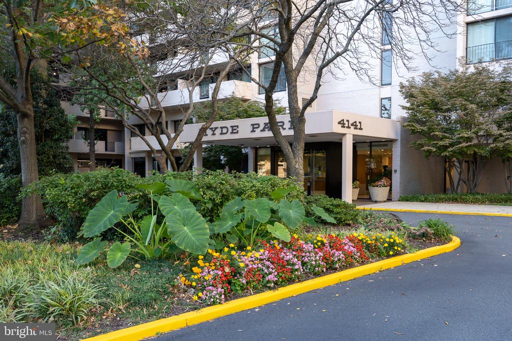 4141 Henderson Road Unit 910 Arlington VA