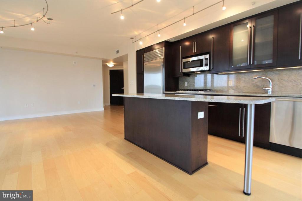 1111 19TH STREET N Unit: 1908