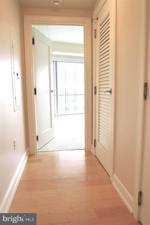 1111 19TH STREET N Unit: 1908